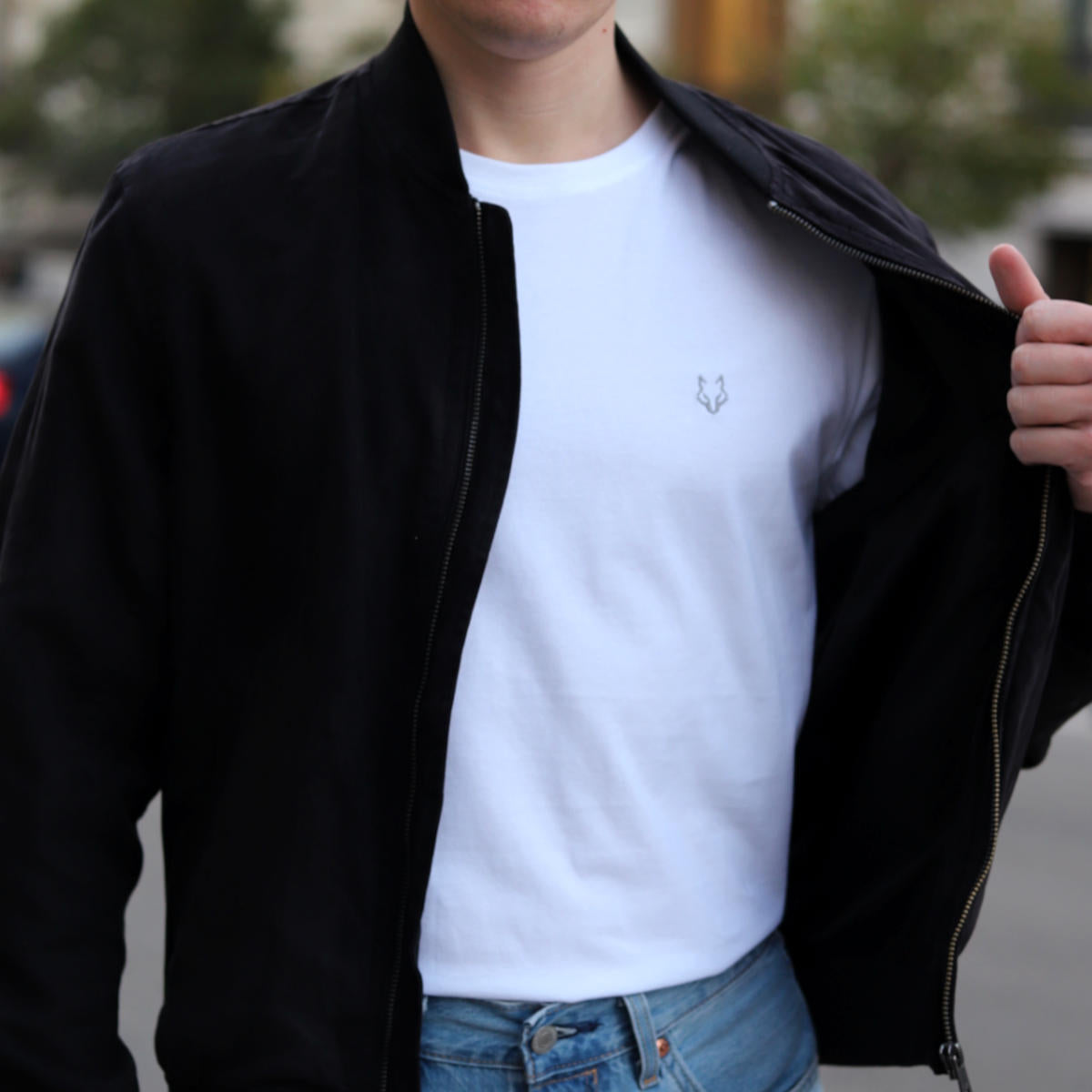 Camiseta Blanca Lobo Bordado